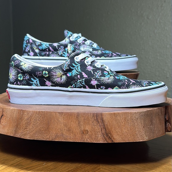 *NWOT* VANS Era Paradise Floral Sneaker - Picture 4 of 16